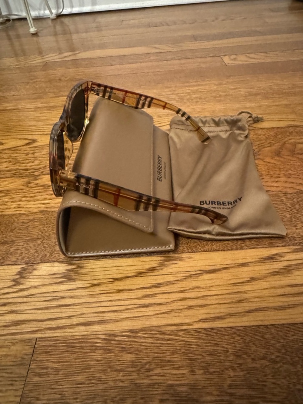 Burberry Tortoiseshell Acetate Sunglasses with Dark Lenses - Picture 3 of 6